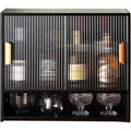 Schiebetueren praegen das Sideboard aus Massivholz
