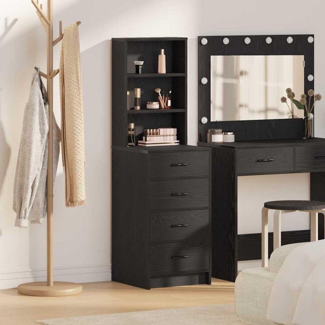 4 Schubladen und Schubladen an dem Sideboard