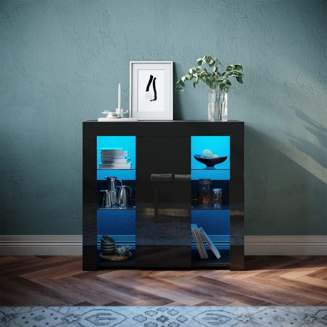 Glasablagen praegen das Sideboard