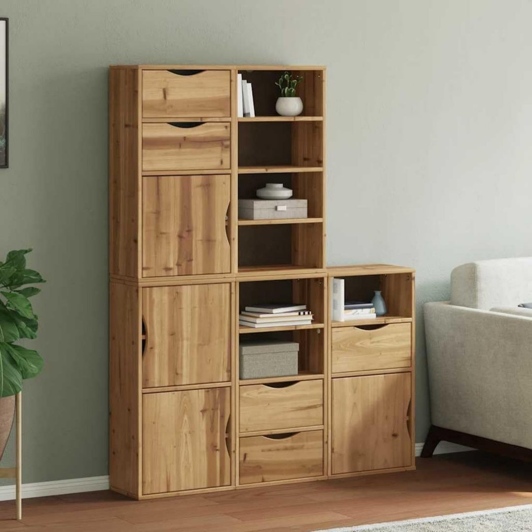 Eine stapelbare Form praegt das Sideboard