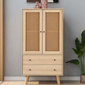 Das Sideboard vereint 2 Schubladen mit Flechtoptik