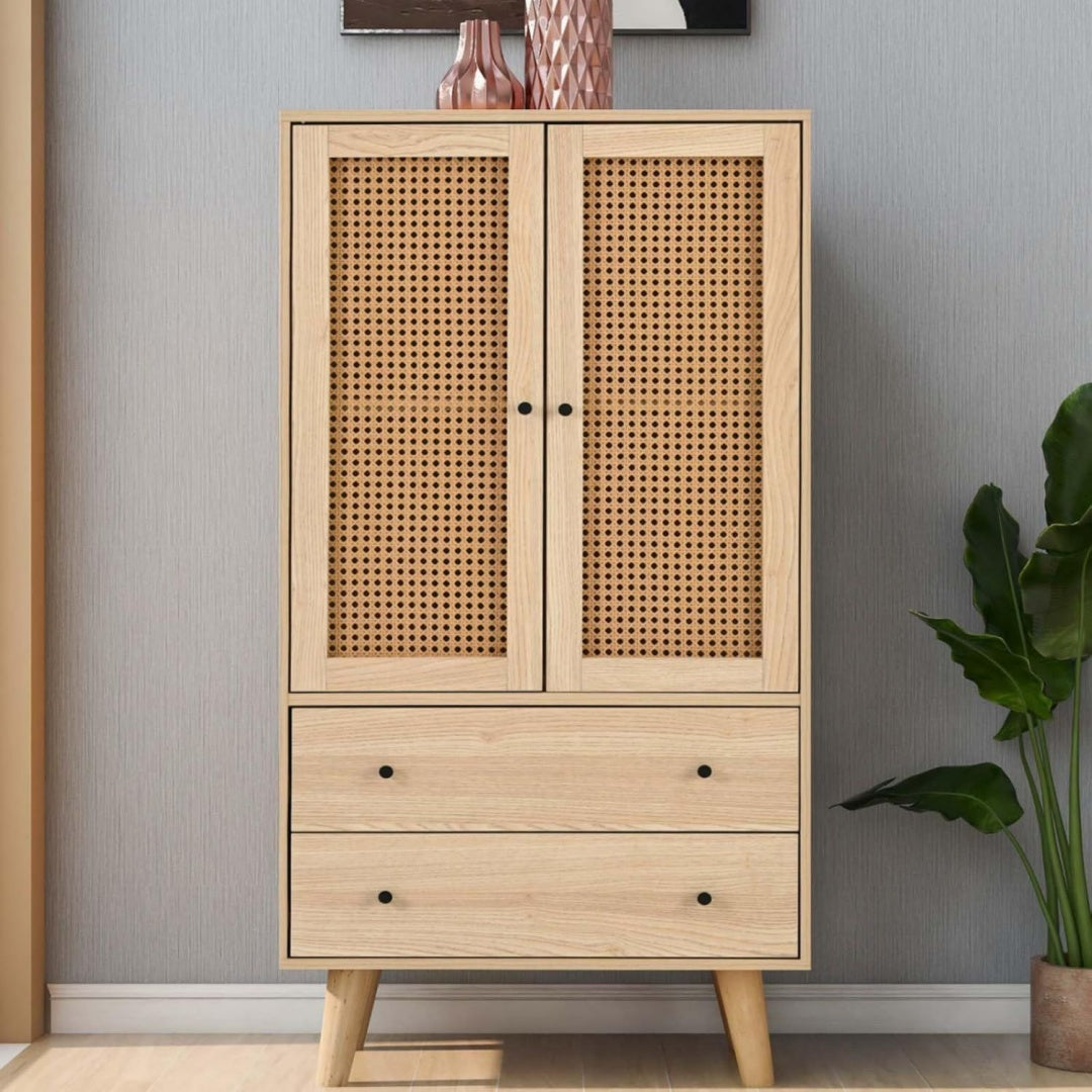 Das Sideboard vereint 2 Schubladen mit Flechtoptik
